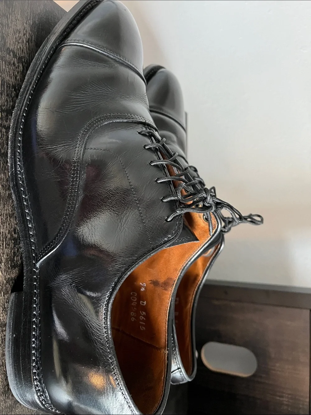 $400 Allen Edmonds Fifth Avenue Classic Black Cap-Toe Oxford Dress Shoes 9.5